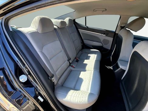 Used 2018 Hyundai Elantra SEL image 25