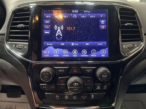 Used 2019 Jeep Grand Cherokee Altitude AWD/4WD image 10