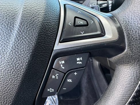 Used 2018 Ford Fusion SE w/ Fusion SE Technology Package FWD image 16