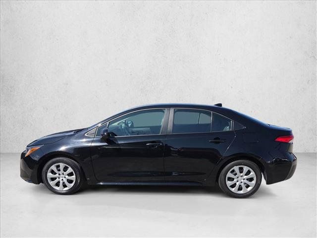 Used 2025 Toyota Corolla LE FWD image 9