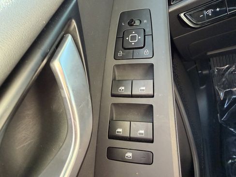 Used 2025 Kia Niro EX image 25