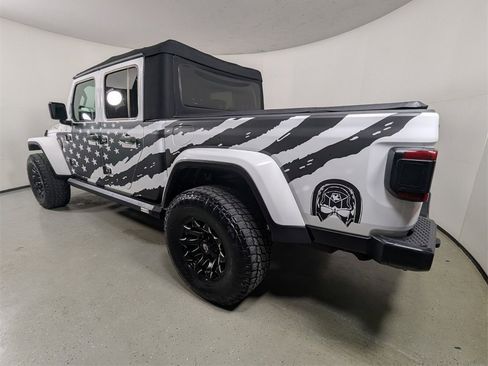 Used 2020 Jeep Gladiator Overland image 5