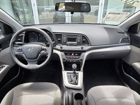 Used 2018 Hyundai Elantra SE FWD image 12