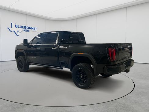 Used 2022 GMC Sierra 2500 Denali w/ Denali Black Diamond Edition AWD/4WD image 4