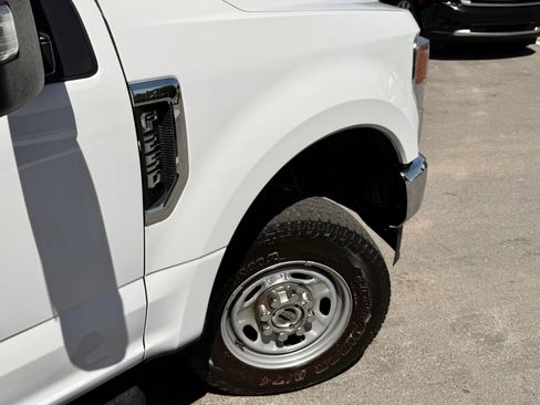 Used 2022 Ford F250 XL w/ Power Equipment Group AWD/4WD image 5