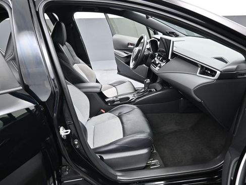 Used 2023 Toyota Corolla XSE image 33