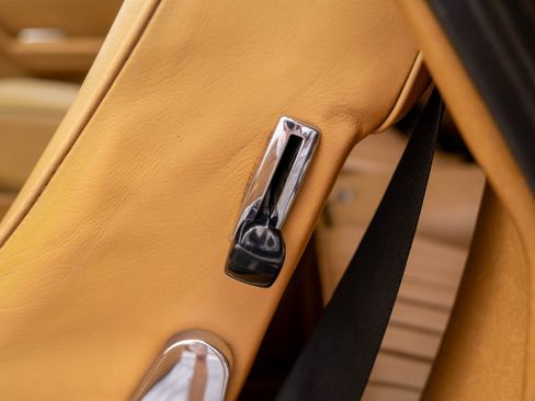 Used 1987 Mercedes-Benz 560 SL image 17