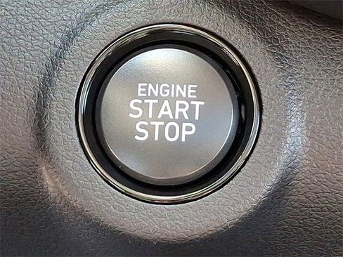 New 2025 Hyundai Venue SEL image 14