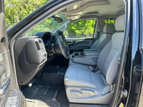 Used 2019 Chevrolet Silverado 1500 W/T w/ WT Convenience Package AWD/4WD image 9