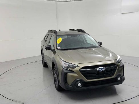 Certified 2025 Subaru Outback Onyx Edition AWD/4WD image 2