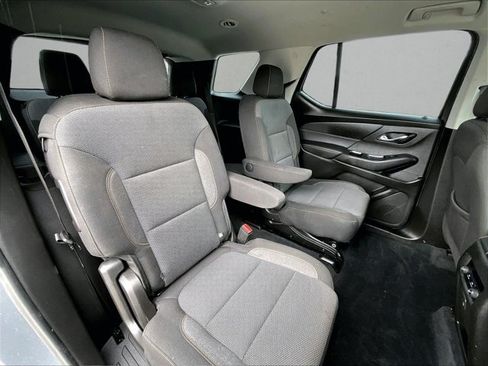 Used 2021 Chevrolet Traverse LT FWD image 29
