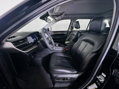 Used 2022 Jeep Grand Cherokee Limited 4xe image 13