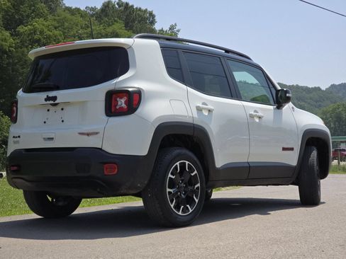 Used 2023 Jeep Renegade Trailhawk w/ Trailhawk Elite Group AWD/4WD image 19