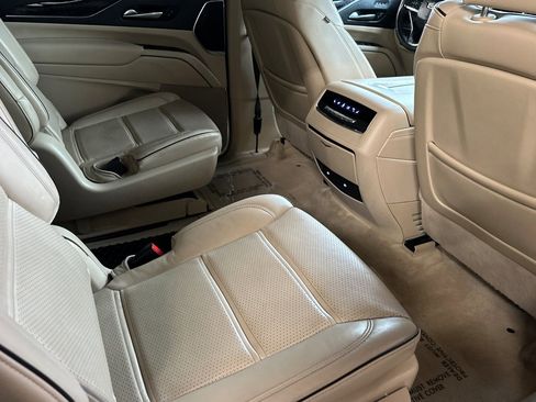 Certified 2023 Cadillac Escalade ESV Premium Luxury w/ Performance Package image 20