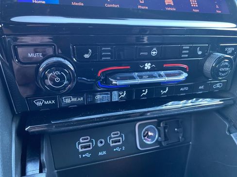 New 2025 Jeep Grand Cherokee L Limited w/ Black Appearance Package image 38