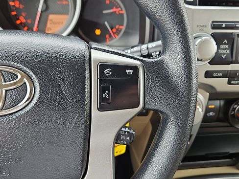 Used 2011 Toyota 4Runner SR5 w/ Convenience Pkg RWD image 16