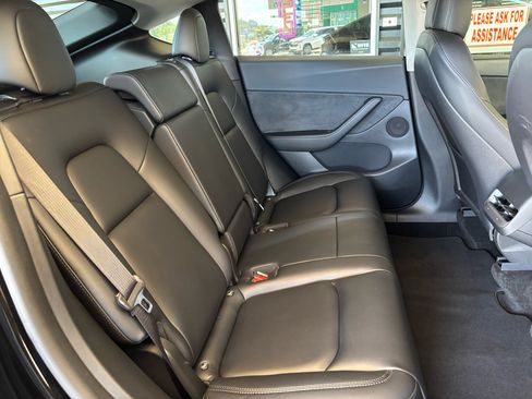 Used 2021 Tesla Model Y Performance image 29
