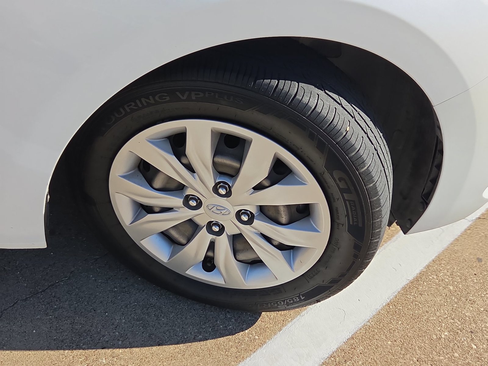 Used 2020 Hyundai Accent SE w/ Cargo Package FWD image 30