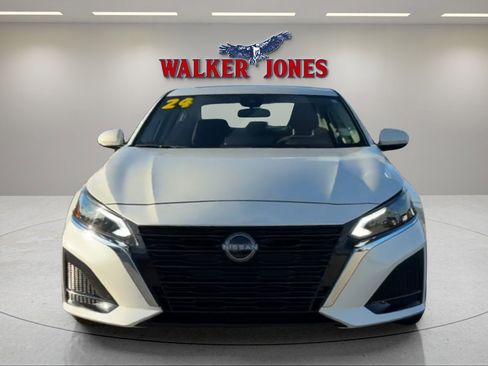 Used 2024 Nissan Altima 2.5 SV w/ SV Premium Package image 8