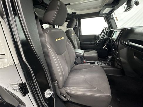 Used 2015 Jeep Wrangler Unlimited Sahara w/ Dual Top Group image 23