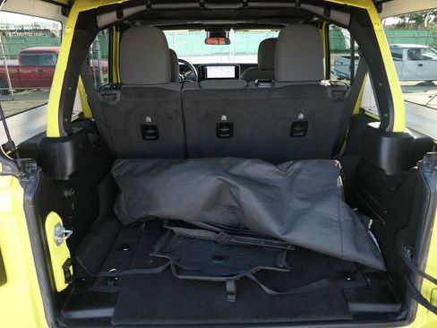 Used 2024 Jeep Wrangler Unlimited Rubicon image 21