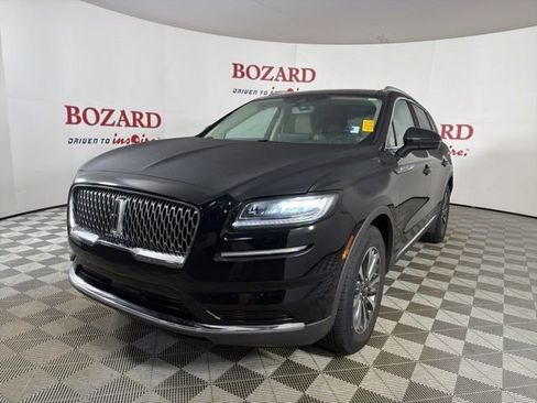 Used 2022 Lincoln Nautilus FWD w/ Premium Package image 4