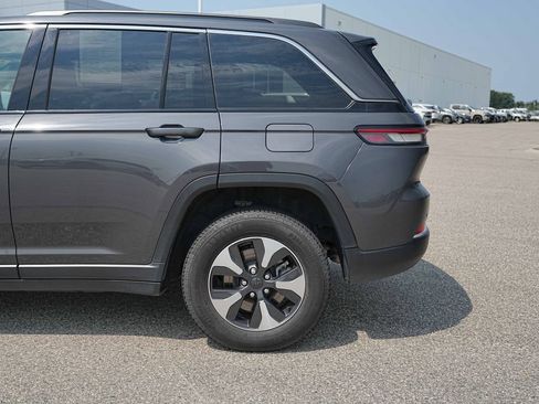 Used 2024 Jeep Grand Cherokee Limited 4xe AWD/4WD image 12