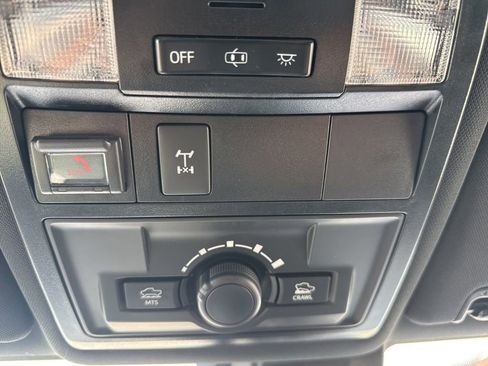 Used 2021 Toyota Tacoma TRD Off-Road w/ Technology Package AWD/4WD image 29