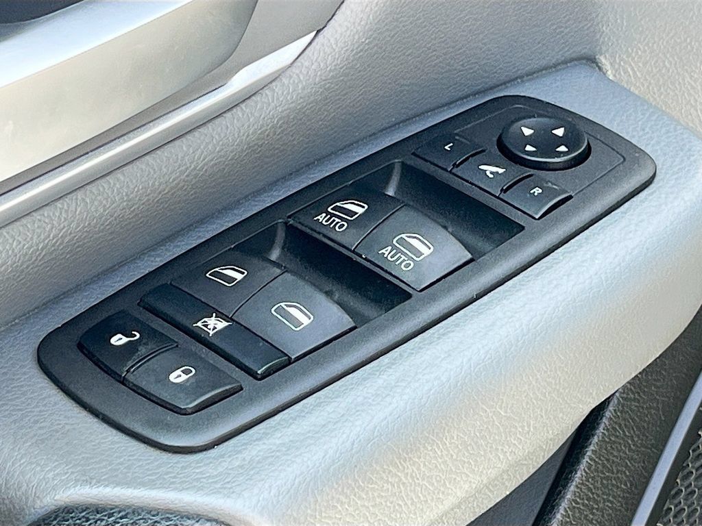 Used 2023 RAM 1500 Lone Star AWD/4WD image 18