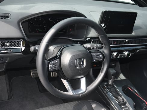 Used 2025 Honda Civic Sport Touring image 9