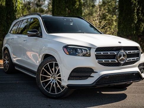 Used 2022 Mercedes-Benz GLS 450 4MATIC w/ AMG Line Exterior image 4