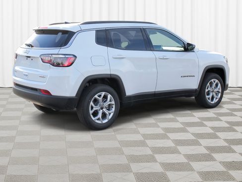 New 2026 Jeep Compass Latitude image 32