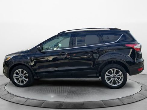 Used 2018 Ford Escape SE image 2