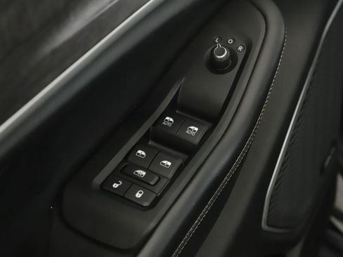 Used 2023 Jeep Grand Cherokee Limited w/ Black Appearance Package AWD/4WD image 7