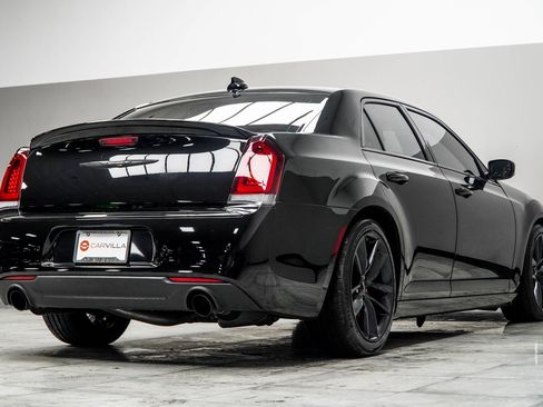 Used 2023 Chrysler 300 C image 12