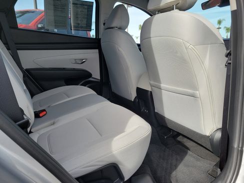 Certified 2025 Hyundai Tucson SE image 24