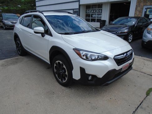 Used 2022 Subaru Crosstrek 2.0i Premium AWD/4WD image 8