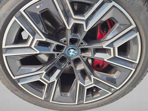 Used 2024 BMW i5 eDrive40i w/ M Sport Package RWD image 25
