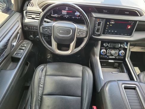 Used 2022 GMC Yukon Denali w/ Denali Premium Package AWD/4WD image 19