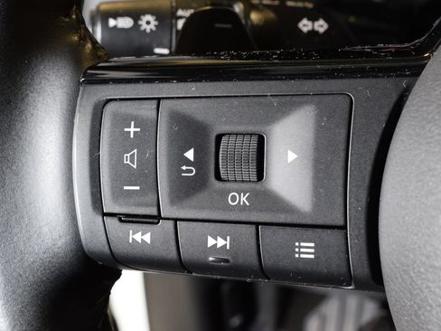 Used 2023 Nissan Pathfinder SL w/ Lighting Package (N92) AWD/4WD image 23