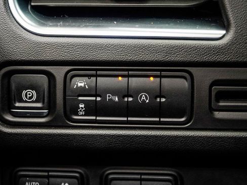 Used 2024 Chevrolet Suburban LT image 32