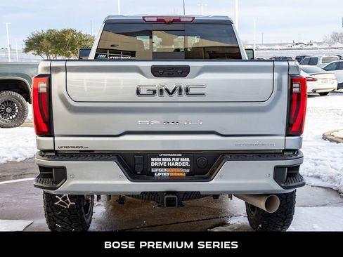 Used 2024 GMC Sierra 2500 Denali Ultimate image 8