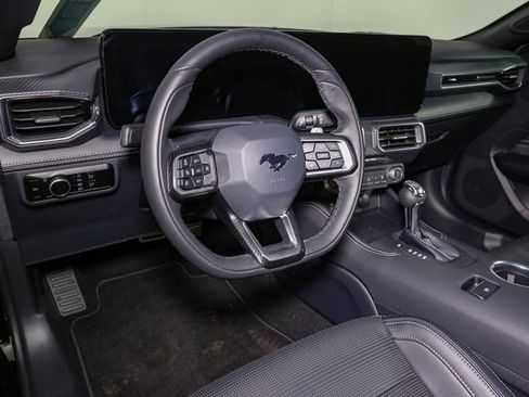 Used 2025 Ford Mustang GT Premium image 19