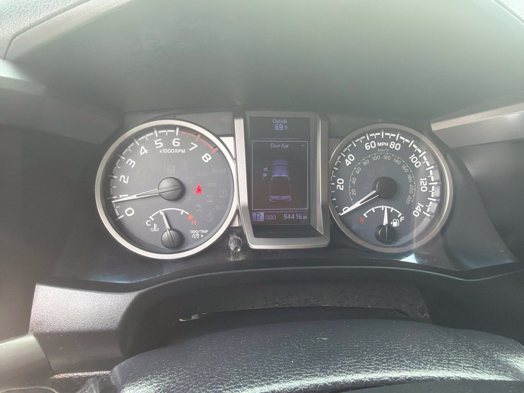 Used 2019 Toyota Tacoma SR5 AWD/4WD image 13