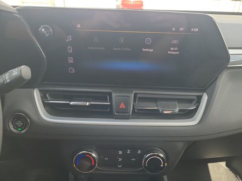 Used 2025 Chevrolet TrailBlazer LS w/ LS Convenience Package FWD image 18