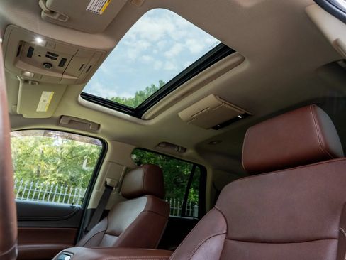 Used 2020 Chevrolet Tahoe Premier AWD/4WD image 12