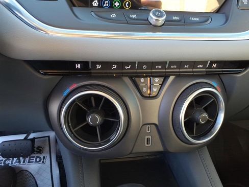 Used 2020 Chevrolet Blazer LT image 15