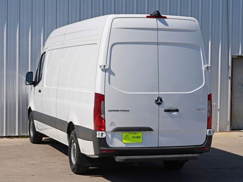 Used 2024 Mercedes-Benz Sprinter 2500 w/ Acoustic Package image 36