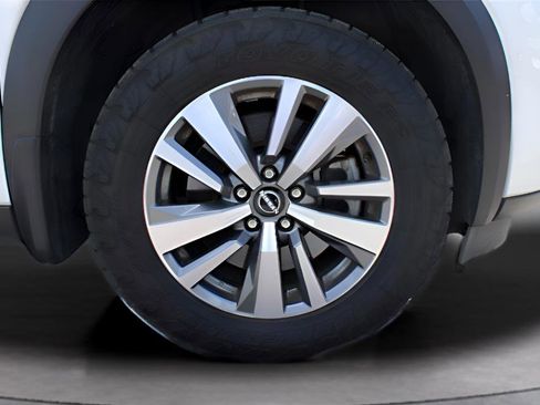 Used 2022 Nissan Pathfinder SL w/ Lighting Package (N92) image 9