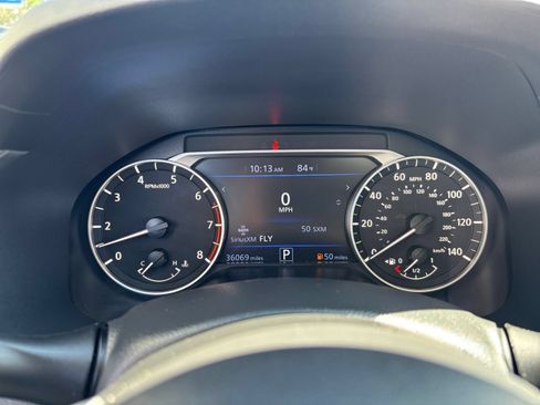 Used 2025 Nissan Altima 2.5 SV FWD image 40